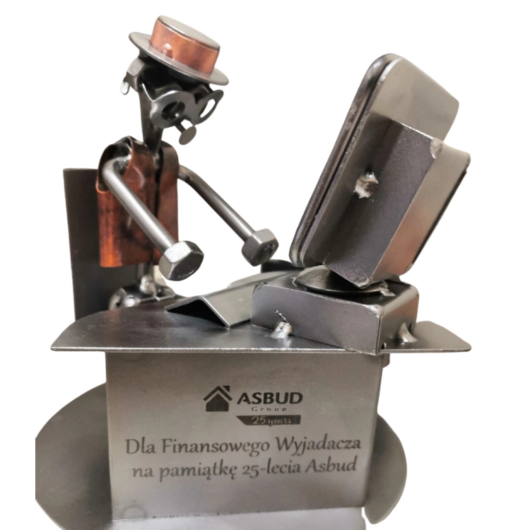 Figurka komputer z grawerunkiem