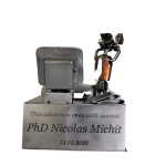 Grawerunek na figurce śmierć komputera