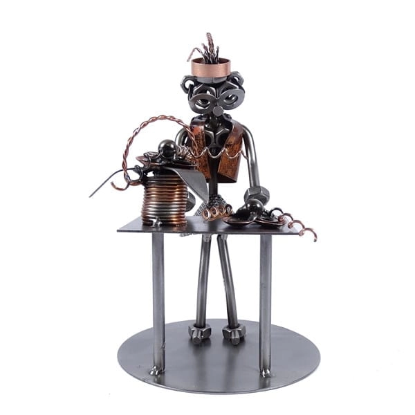 Metalowa figurka Kwiaciarka