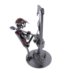 Metalowa figurka Mechanik z kluczem