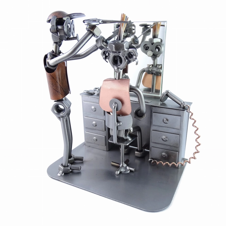 fryzjer przy pracy.jpg