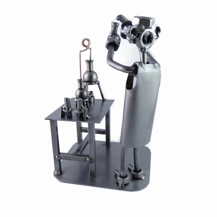 Chemik podczas doświdczeń. Super figurka na prezent