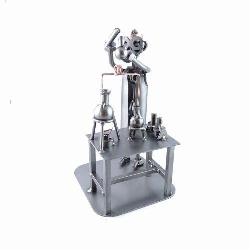 Metalowa figurka Chemik
