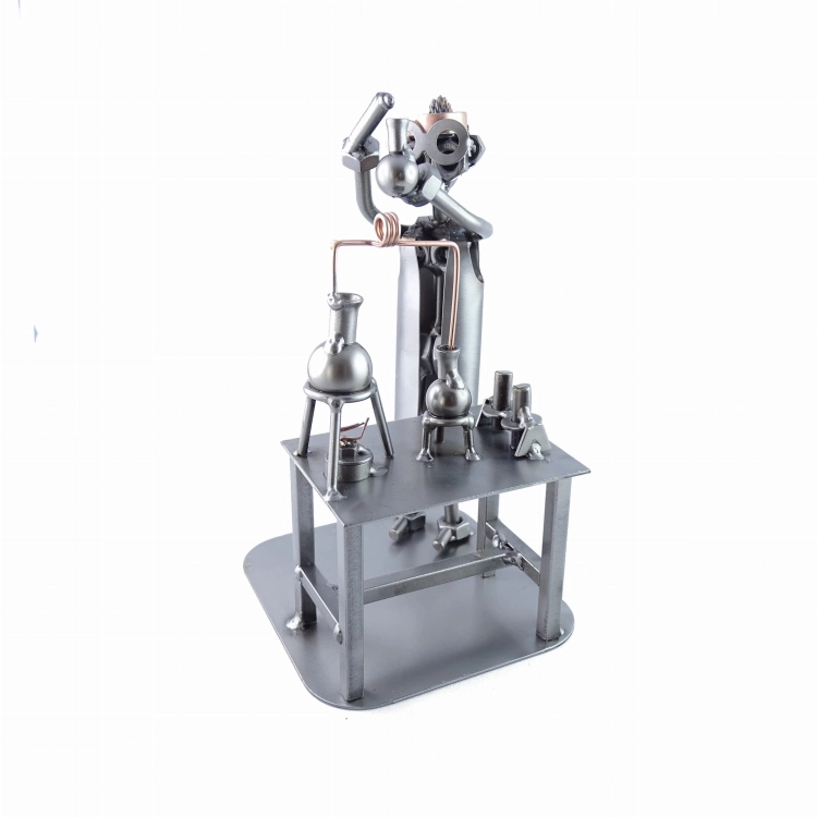 Metalowa figurka Chemik