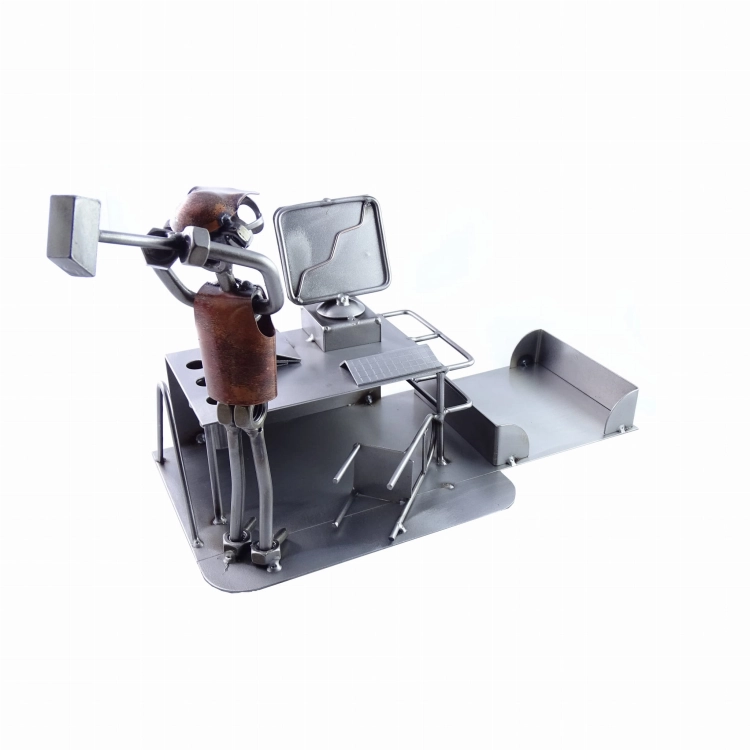 Metalowa figurka-przybornik Śmierć komputera