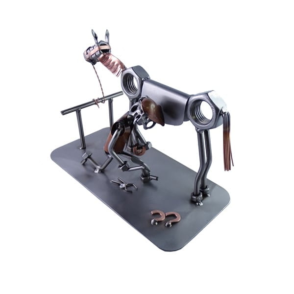 Metalowa figurka podkowal