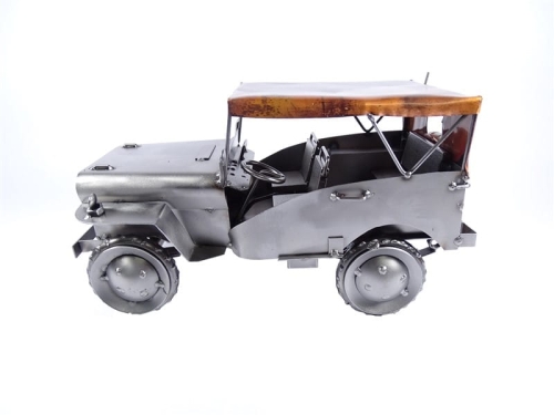 Metalowy model samochodu Jeep Willys