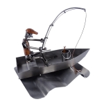 Metalowa figurka Wędkarz na łódce