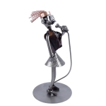 Metalowa figurka Śpiewaczka