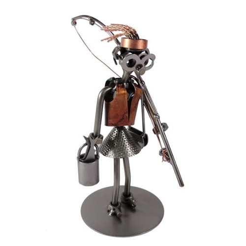 Pani wędkarz z wiaderkiem