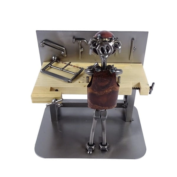 Metalowa figurka Stolarz II.