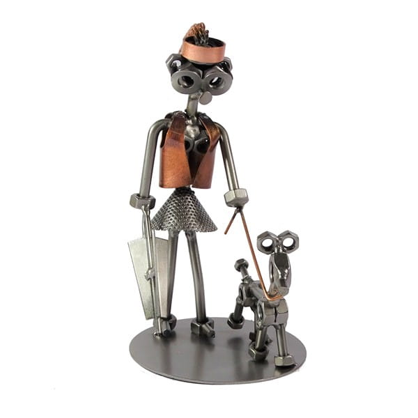 Metalowa figurka Pani z psem