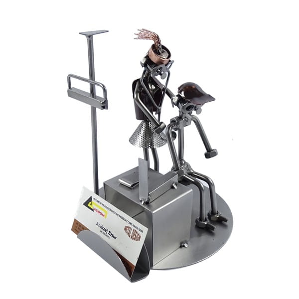 Magnetyczny stojak na wizytówki przy figurce