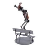 Metalowa figurka Skate na ławce