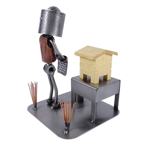 Metalowa figurka Pszczelarz.