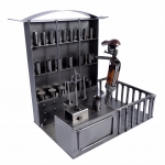 Metalowa figurka przedstawiająca farmaceutę