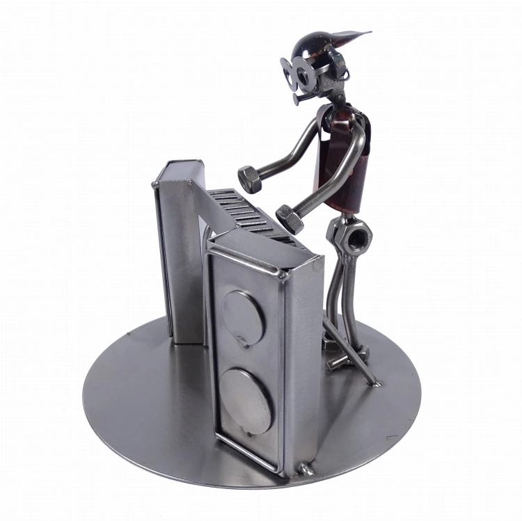 Metalowa figurka Organy.