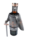 Metalowa figurka Stojak na wino- Rycerz
