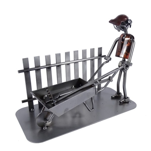 Metalowa figurka Ogrodnik
