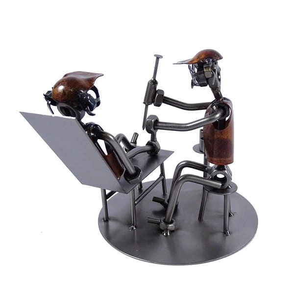Metalowa figurka Lekarz ortopeda