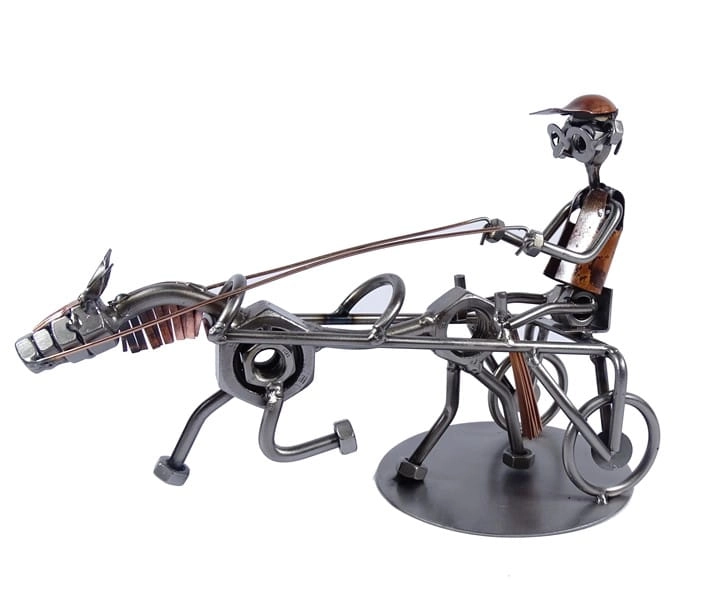 Metalowa figurka Rasowy koń Kłusak