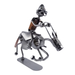 Metalowa figurka przedstawiająca Jeźdźca w galopie