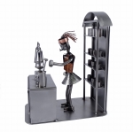 Metalowa figurka przedstawiająca Aptekarkę