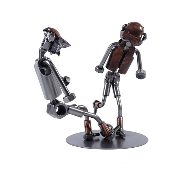 Metalowa figurka Piłkarz II