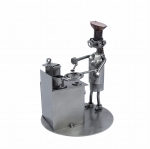 Metalowa figurka Kucharka