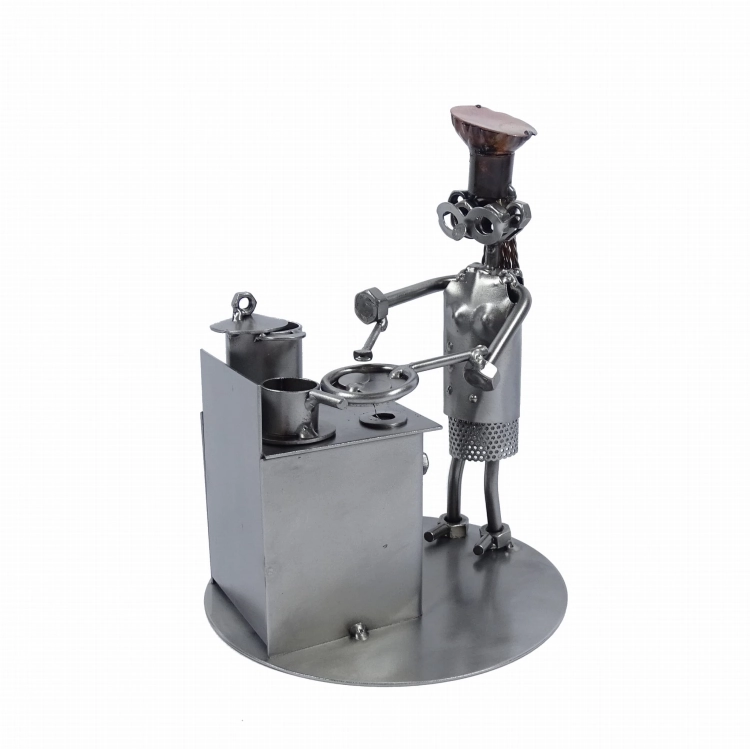 Metalowa figurka Kucharka