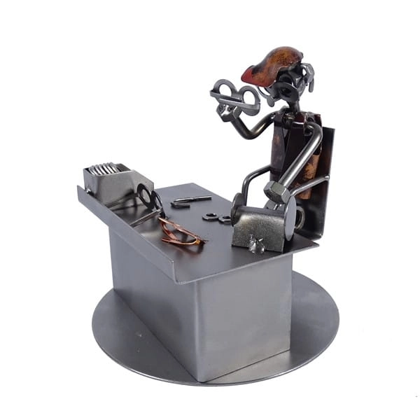Metalowa figurka Optyk