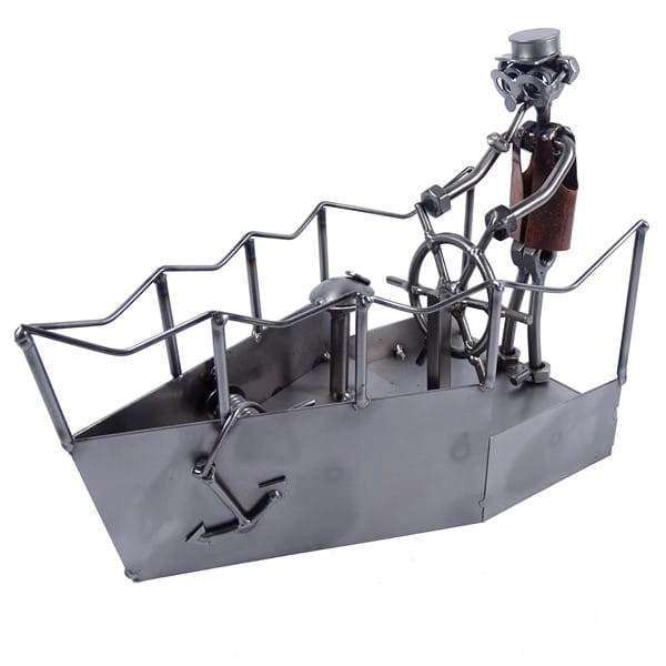 Metalowa figurka Kapitan na statku