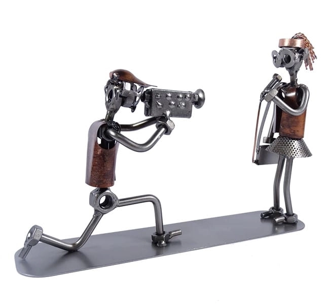 Metalowa figurka Reporter.