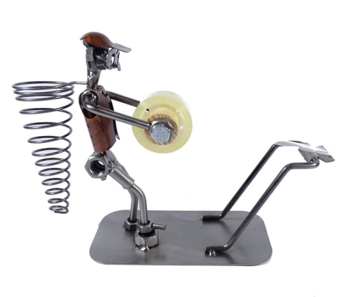 Metalowa figurka Piechur-taśma. Praktyczna dekoracja do biura