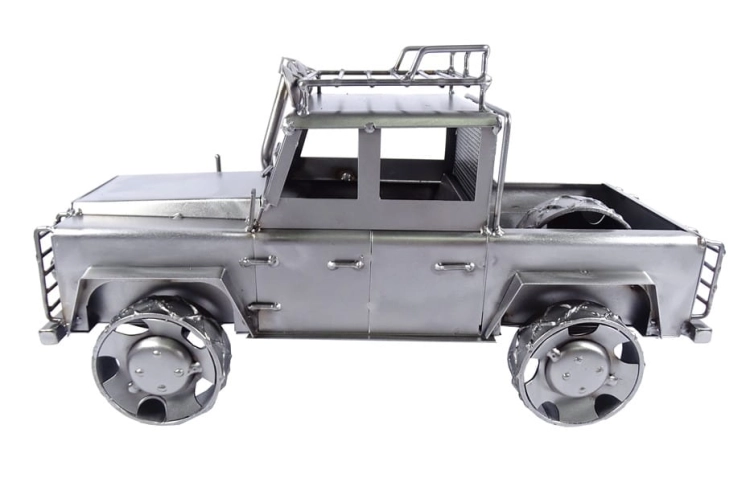 Metalowy model samochodu Land Rover