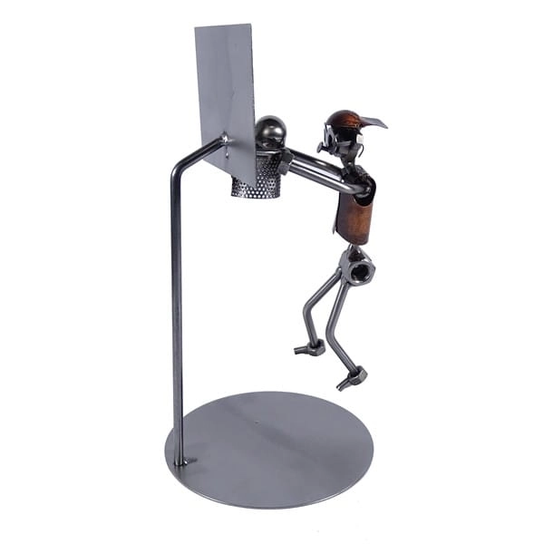 Metalowa figurka Koszykarz