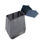 Metalowy model samochodu Bugatti.