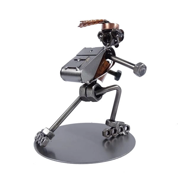 Metalowa figurka Wrotkarka