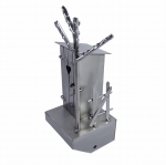 Metalowa figurka WC z serduszkiem w drzwiach