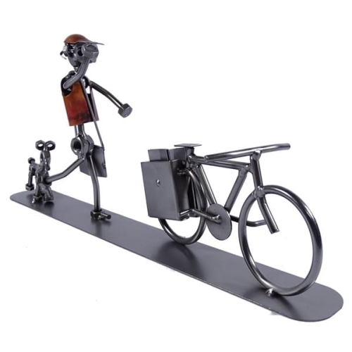 Metalowa figurka Listonosz