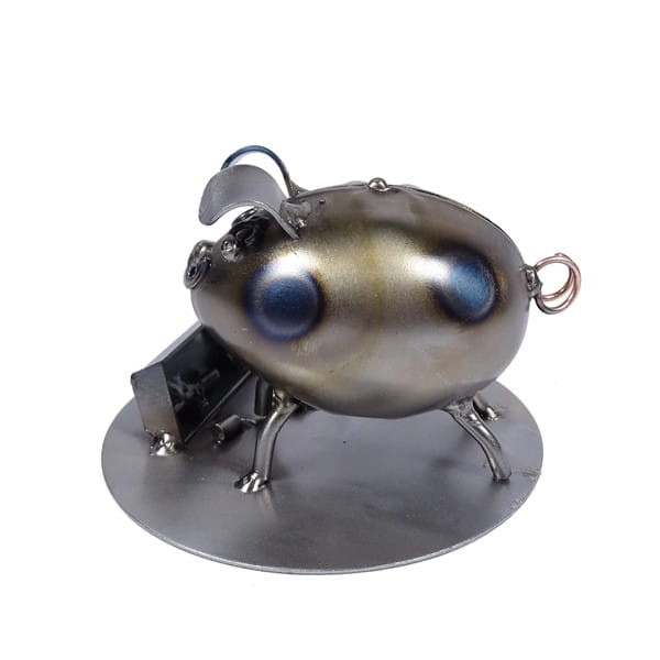 Metalowa figurka Świnka przy korycie