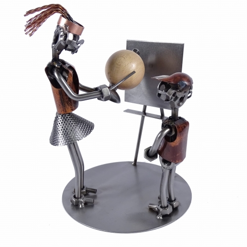 Metalowa figurka nauczycielka geografii