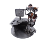 Metalowa figurka Przy komputerze