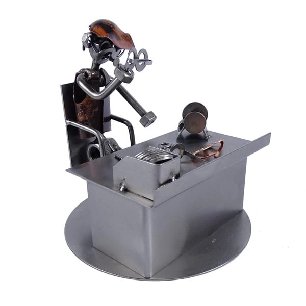 Metalowa figurka Optyk