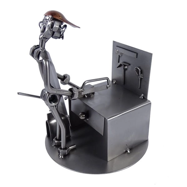 Metalowa figurka Ślusarz