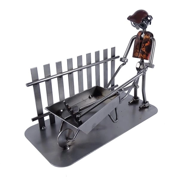 Metalowa figurka Ogrodnik