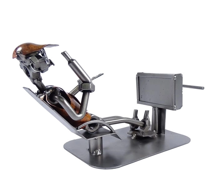 Metalowa figurka Relax przed TV