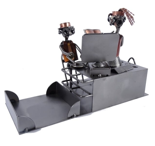 Metalowa figurka Przybornik II.