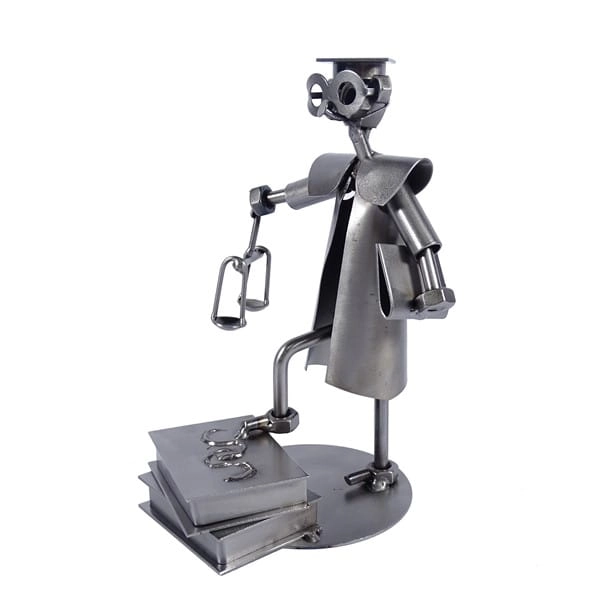 Metalowa figurka Sędzia