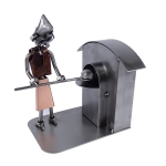 Metalowa figurka Piekarz